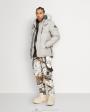 Storm Grey / Natural Shearling